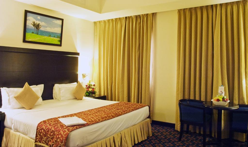 Regent Beach Resort Дубай Екстер'єр фото